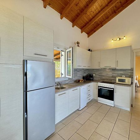 Villa Neptune Livathos  Eksteriør bilde