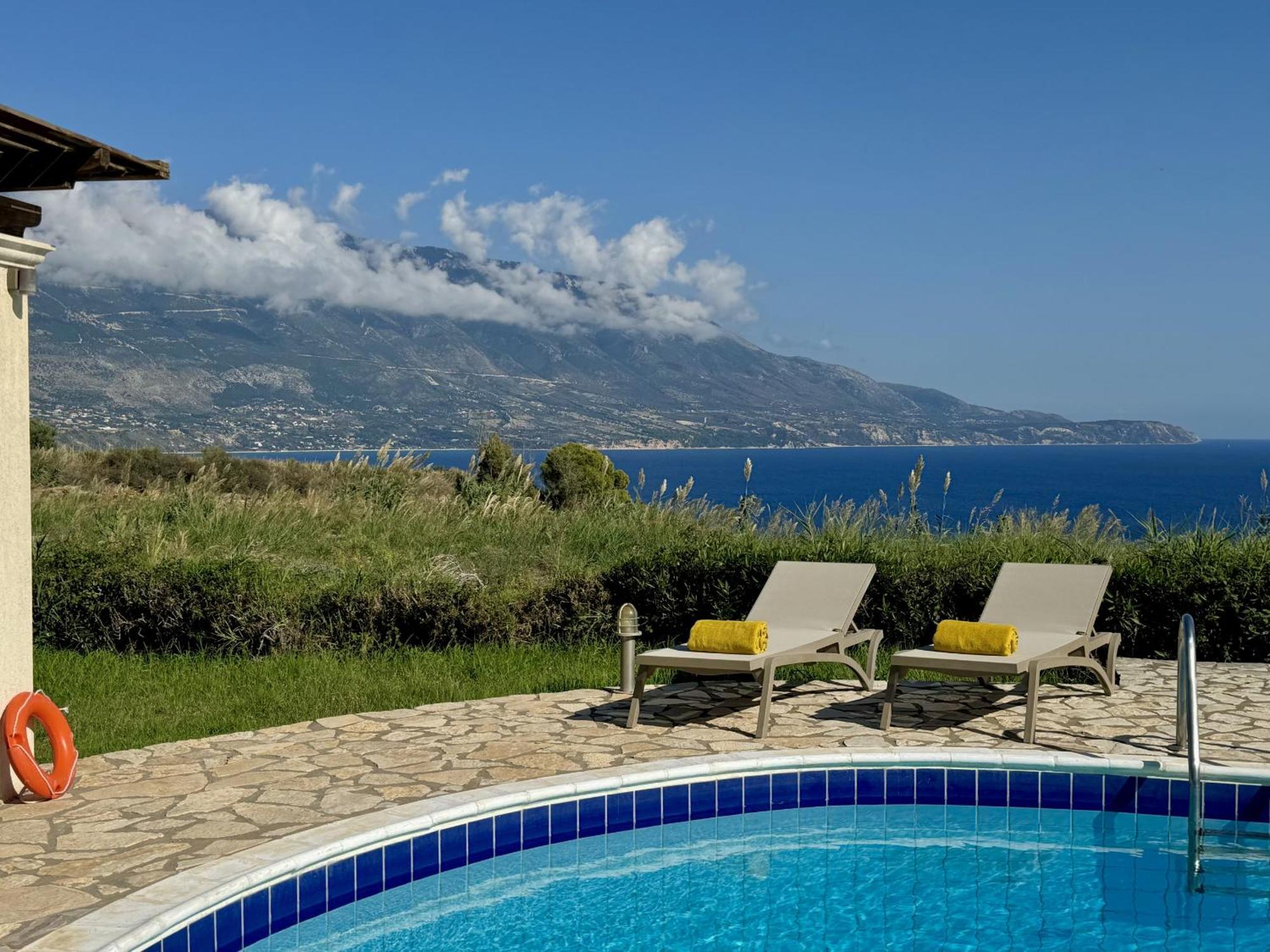 Villa Neptune Livathos  Eksteriør bilde
