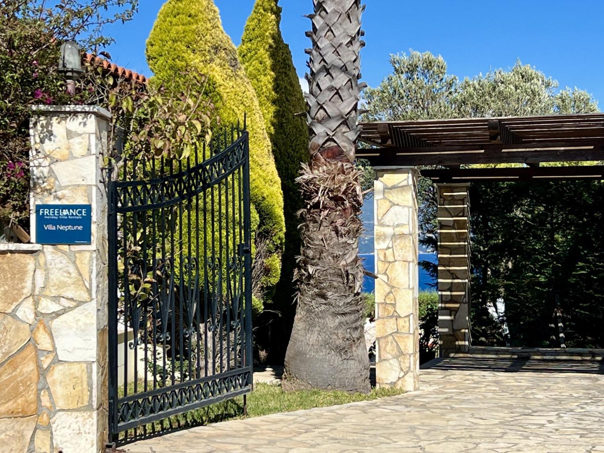 Villa Neptune Livathos  Eksteriør bilde